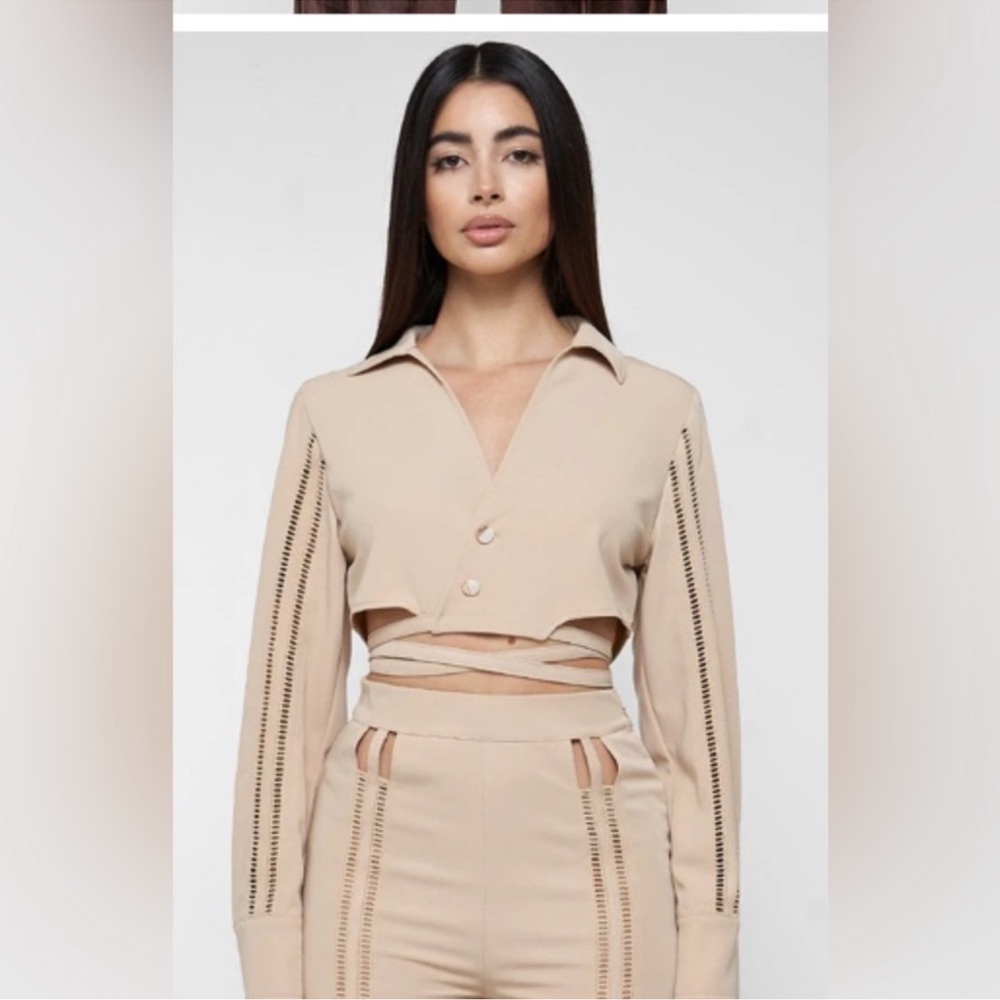 Maniere De Voir Beige Crop Top